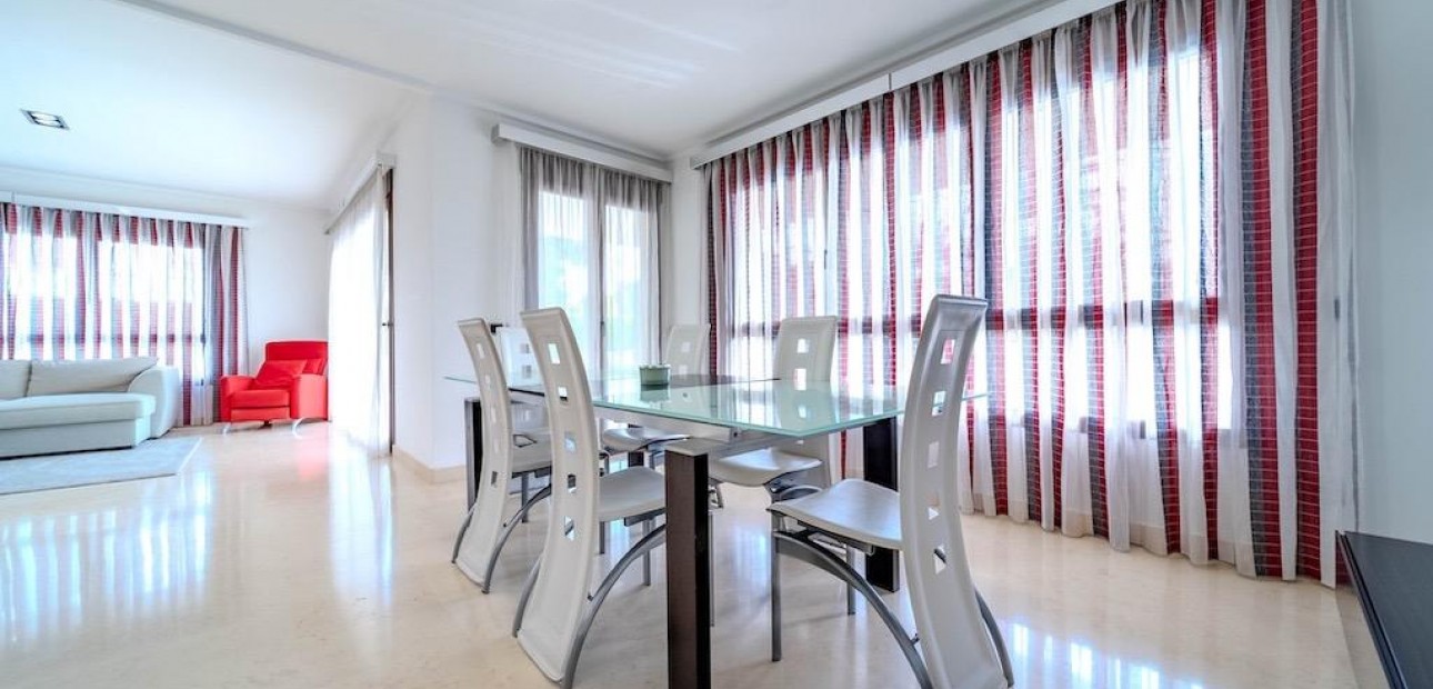 Sale - Villa -
Orihuela Costa - Cabo Roig