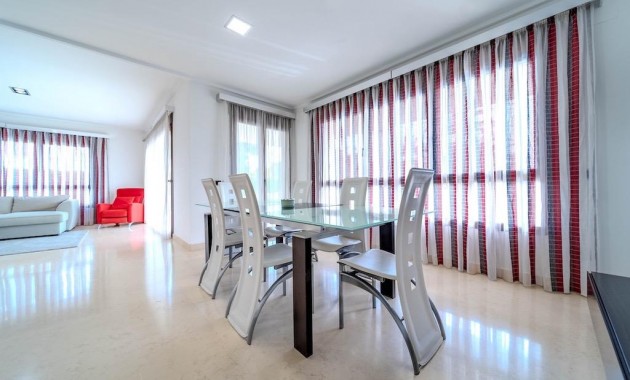 Sale - Villa -
Orihuela Costa - Cabo Roig