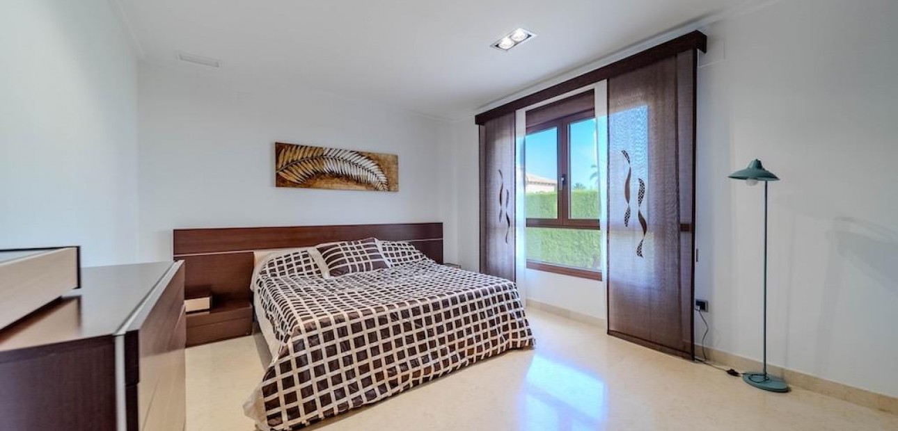 Sale - Villa -
Orihuela Costa - Cabo Roig