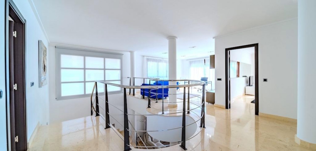 Sale - Villa -
Orihuela Costa - Cabo Roig