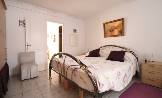 Herverkoop - Bungalow -
Guardamar del Segura - El Moncayo