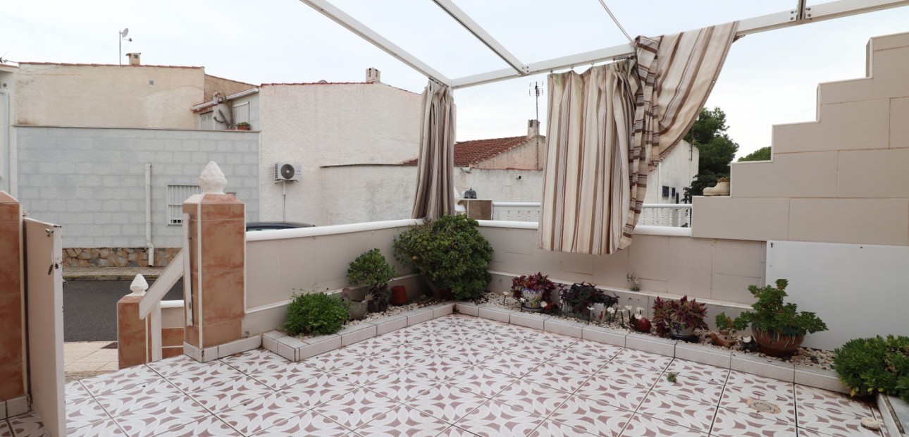 Herverkoop - Bungalow -
Guardamar del Segura - El Moncayo