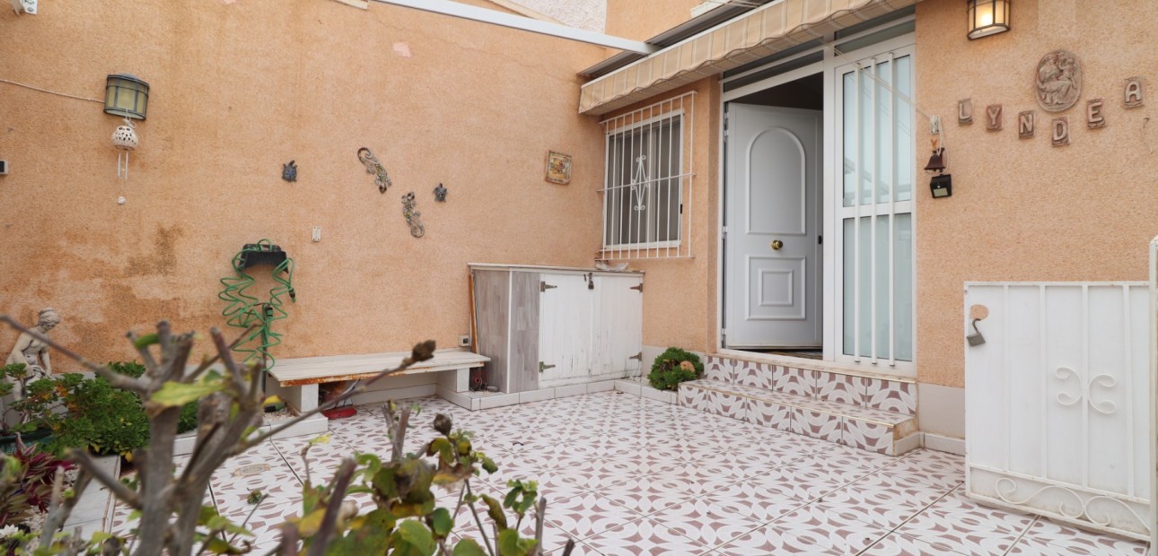 Herverkoop - Bungalow -
Guardamar del Segura - El Moncayo