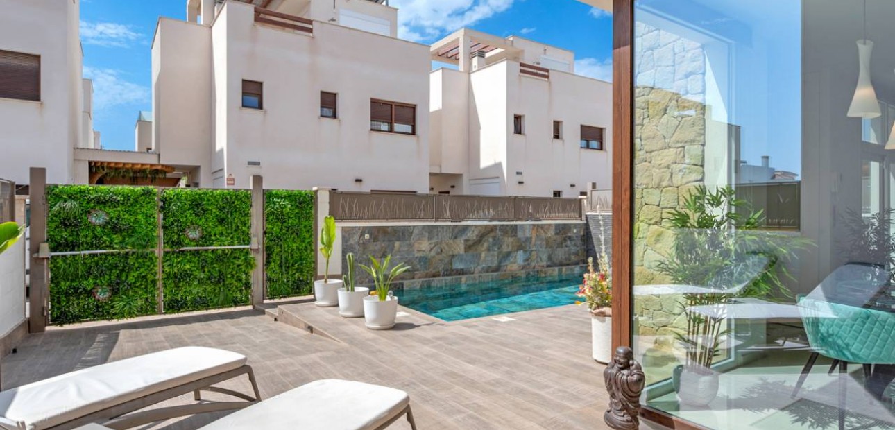 Venta - Villa -
Ciudad Quesada