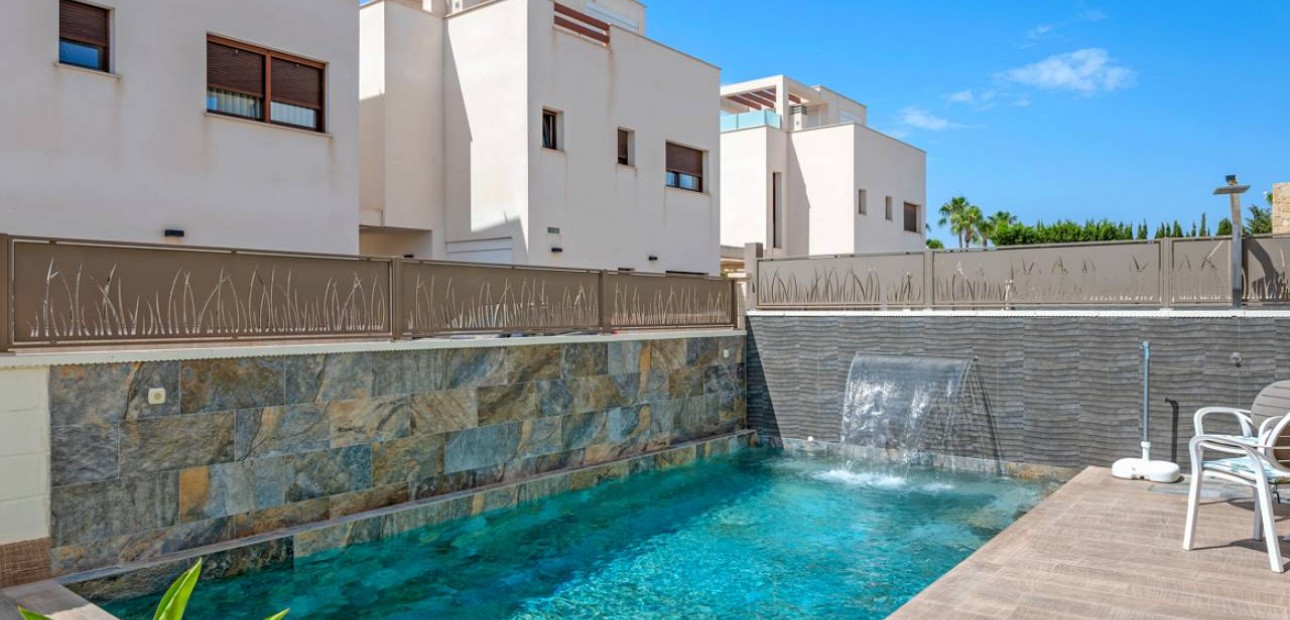 Venta - Villa -
Ciudad Quesada