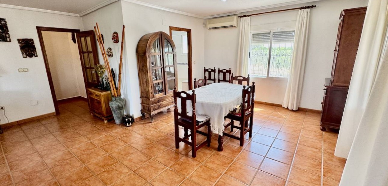 Herverkoop - Finca / Country Property -
Guardamar del Segura - Guardamar