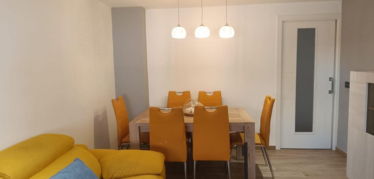Herverkoop - Appartement / flat -
Torrevieja - Estacion de autobuses
