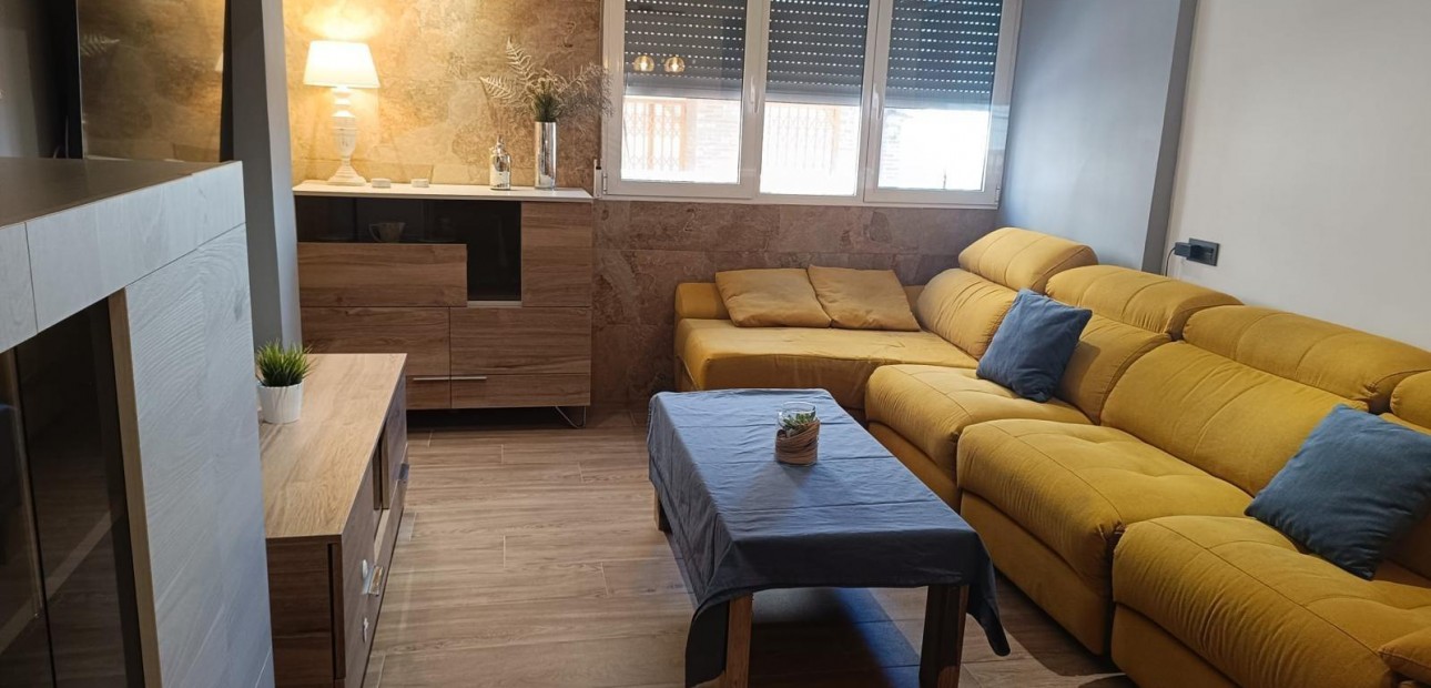 Herverkoop - Appartement / flat -
Torrevieja - Estacion de autobuses
