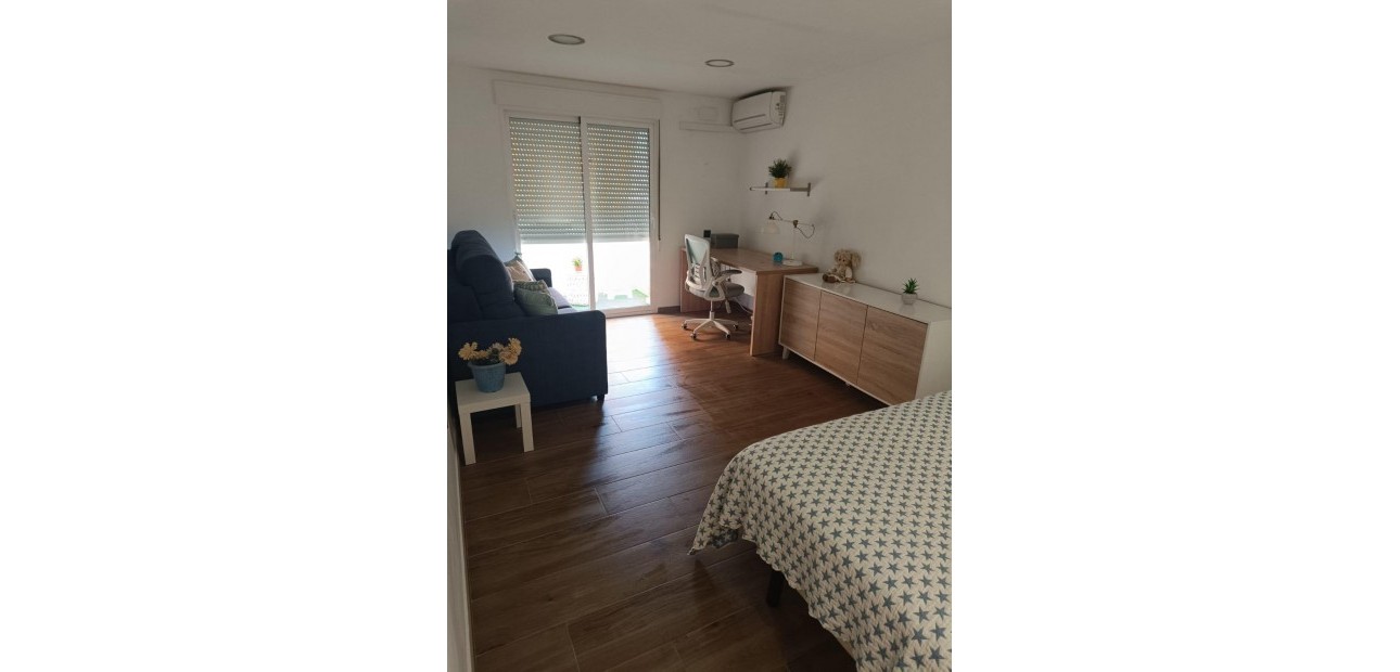 Herverkoop - Appartement / flat -
Torrevieja - Estacion de autobuses