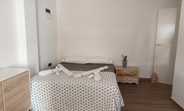 Herverkoop - Appartement / flat -
Torrevieja - Estacion de autobuses