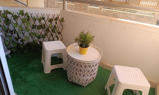 Herverkoop - Appartement / flat -
Torrevieja - Estacion de autobuses