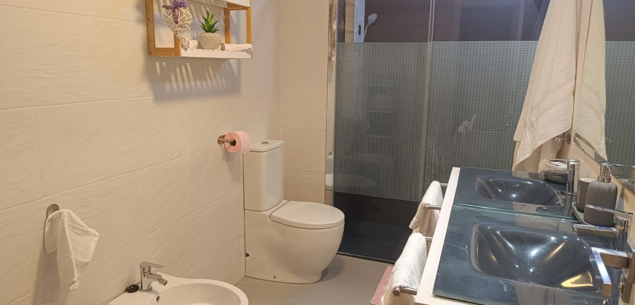 Herverkoop - Appartement / flat -
Torrevieja - Estacion de autobuses