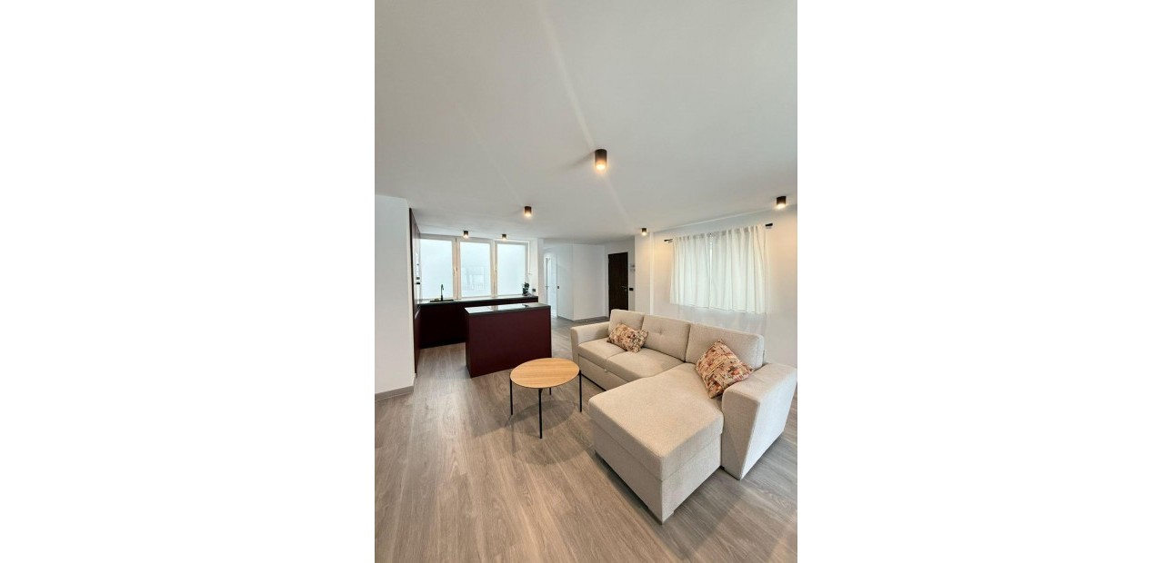 Herverkoop - Appartement / flat -
Torrevieja - Estacion de autobuses