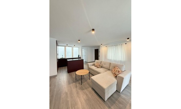 Herverkoop - Appartement / flat -
Torrevieja - Estacion de autobuses