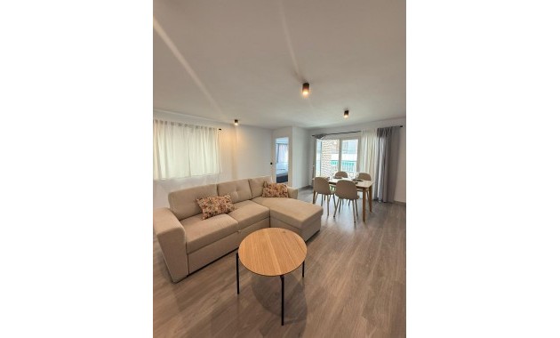 Herverkoop - Appartement / flat -
Torrevieja - Estacion de autobuses