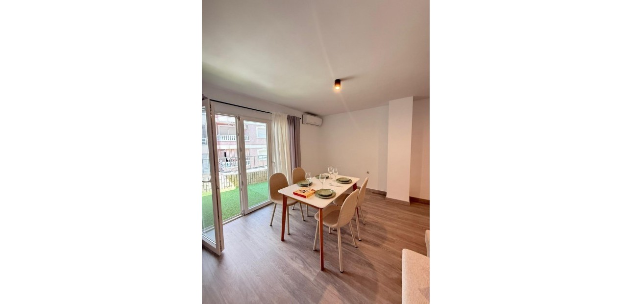 Herverkoop - Appartement / flat -
Torrevieja - Estacion de autobuses