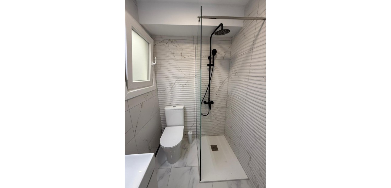 Herverkoop - Appartement / flat -
Torrevieja - Estacion de autobuses