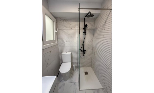 Herverkoop - Appartement / flat -
Torrevieja - Estacion de autobuses