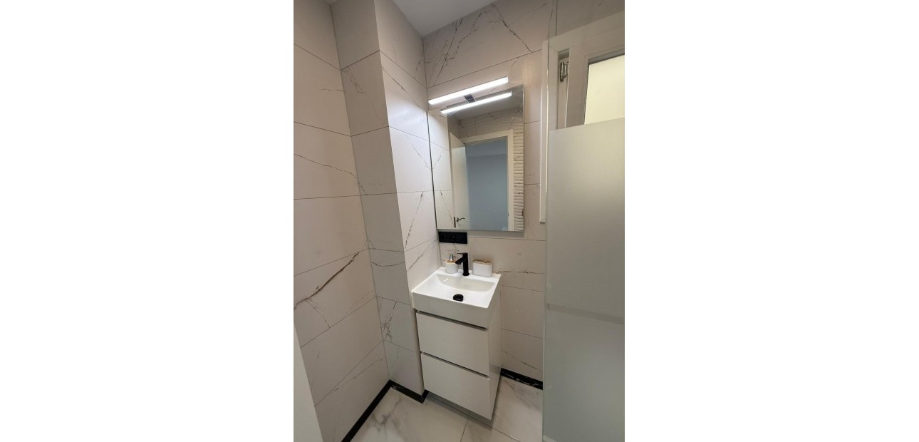 Herverkoop - Appartement / flat -
Torrevieja - Estacion de autobuses