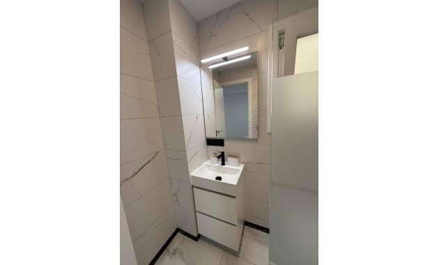 Herverkoop - Appartement / flat -
Torrevieja - Estacion de autobuses