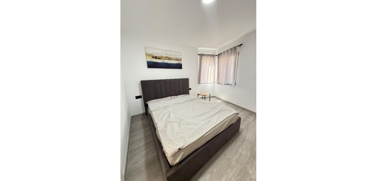 Herverkoop - Appartement / flat -
Torrevieja - Estacion de autobuses
