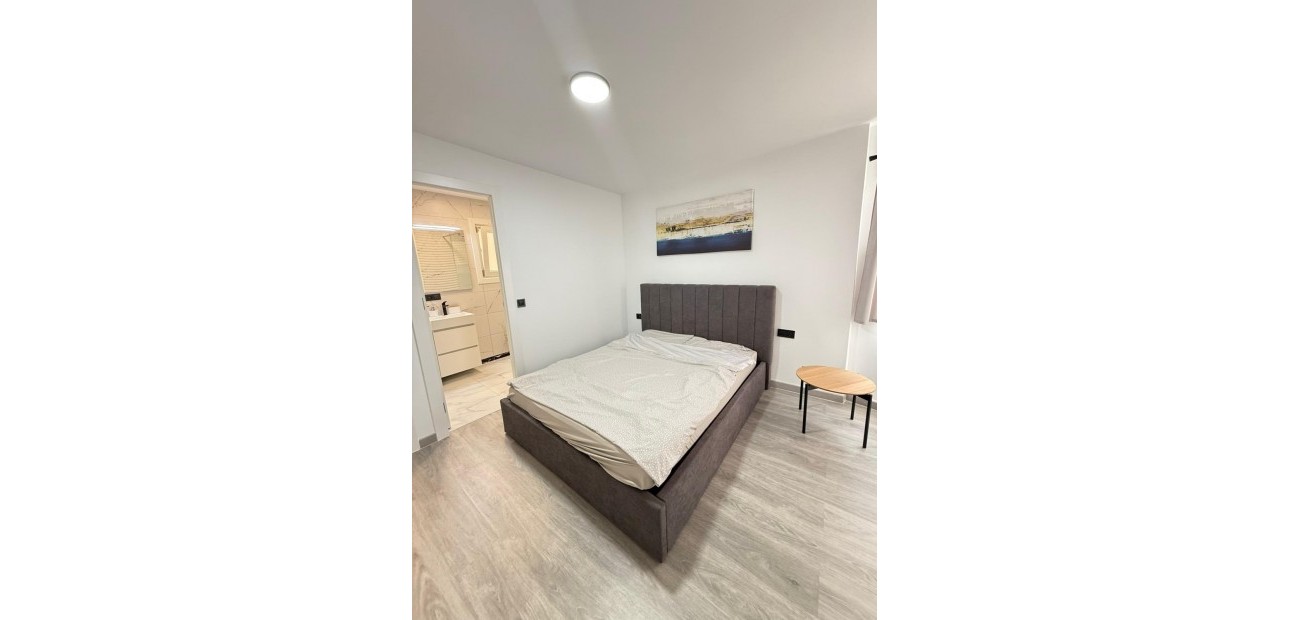 Herverkoop - Appartement / flat -
Torrevieja - Estacion de autobuses