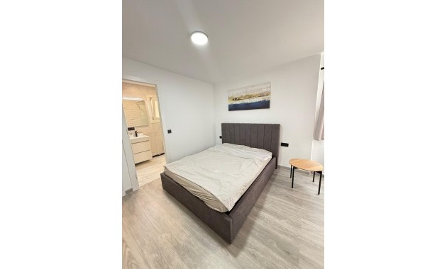 Herverkoop - Appartement / flat -
Torrevieja - Estacion de autobuses