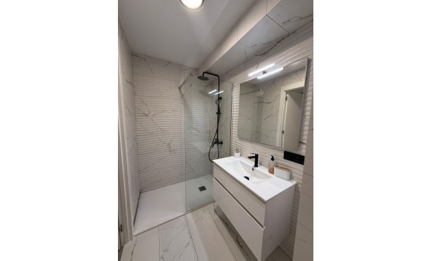 Herverkoop - Appartement / flat -
Torrevieja - Estacion de autobuses