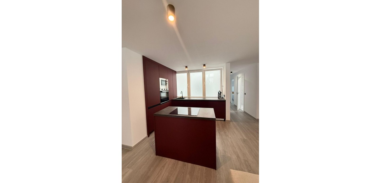 Herverkoop - Appartement / flat -
Torrevieja - Estacion de autobuses