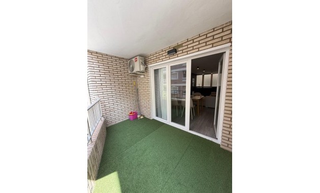 Herverkoop - Appartement / flat -
Torrevieja - Estacion de autobuses