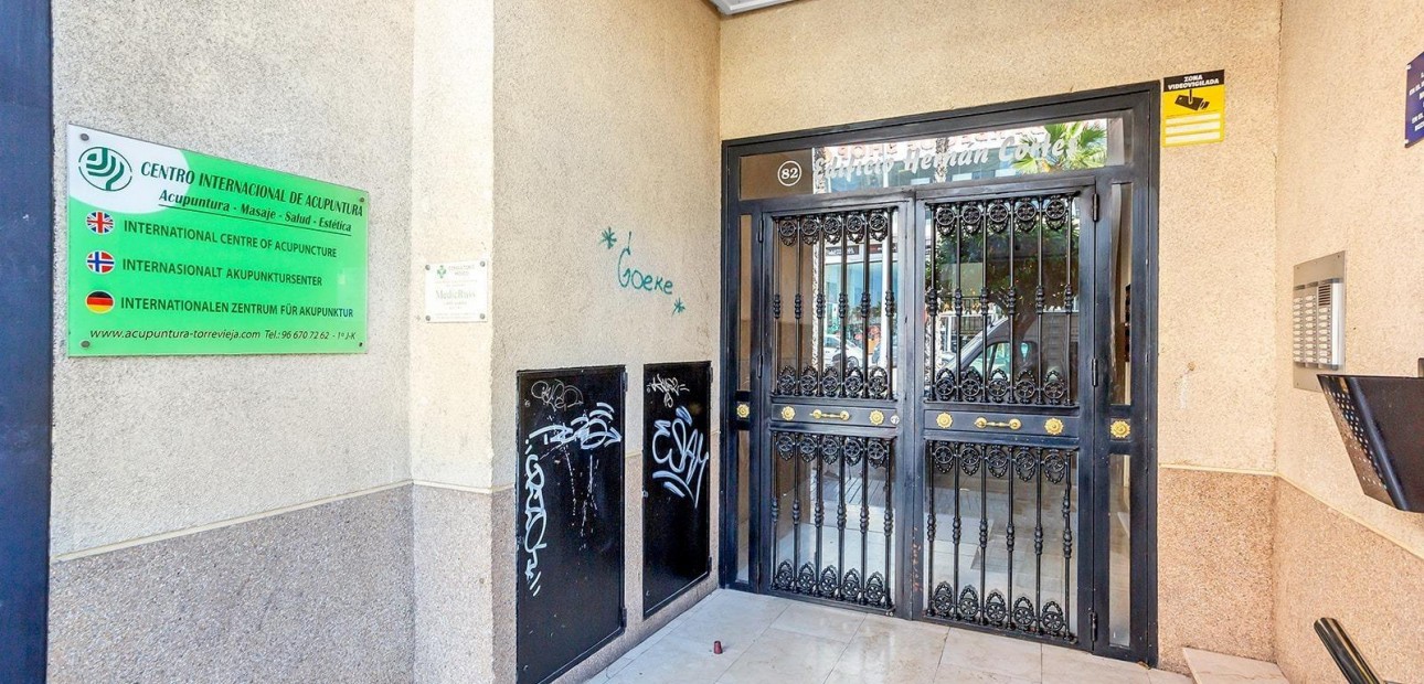 Herverkoop - Appartement / flat -
Torrevieja - Playa de los locos