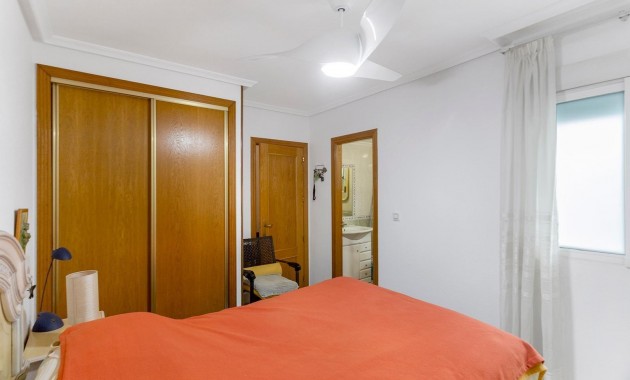 Herverkoop - Appartement / flat -
Torrevieja - Playa de los locos