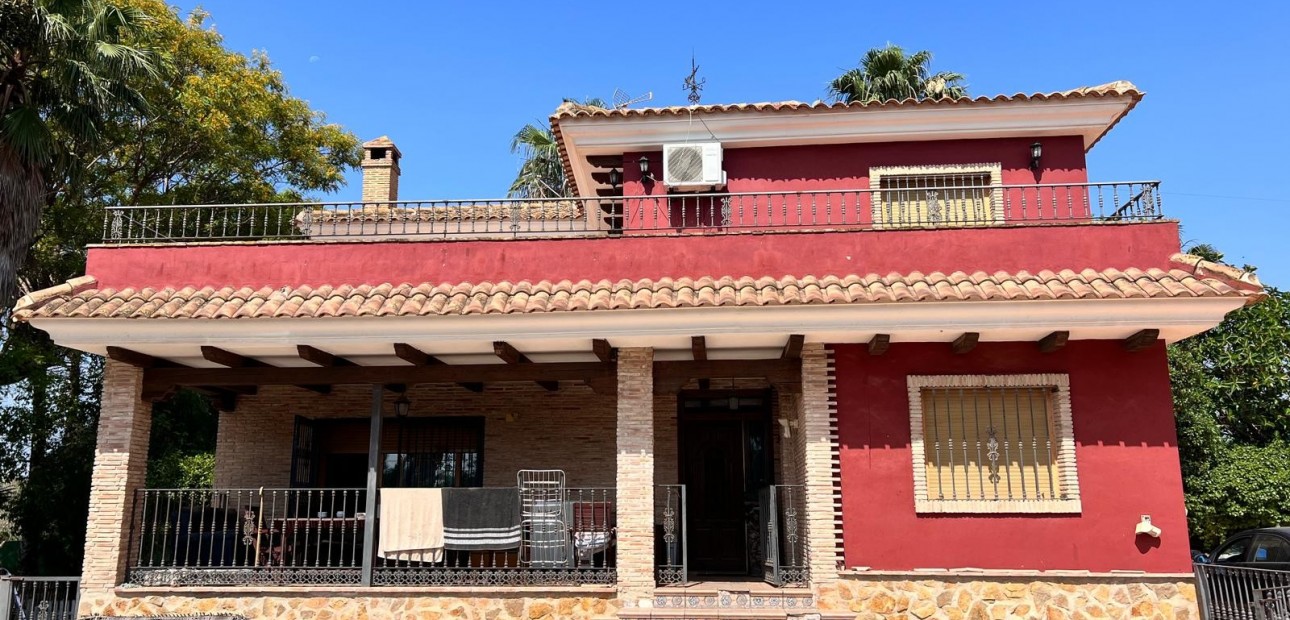 Sale - Finca Country Property -
Los Montesinos