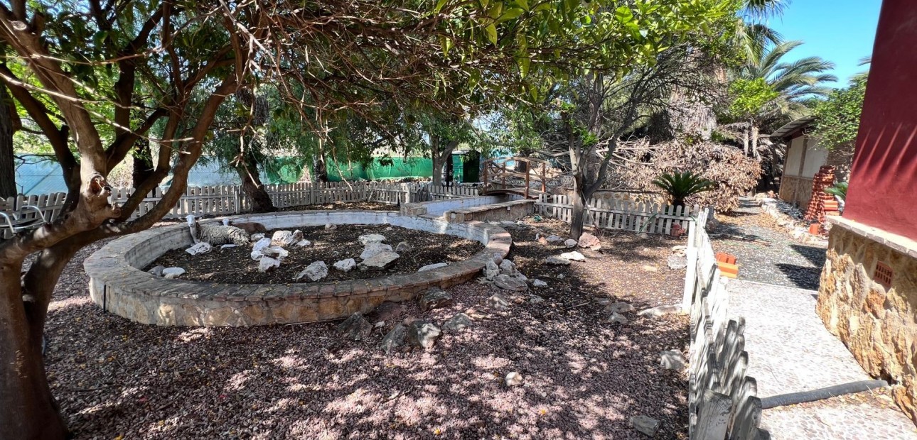 Sale - Finca Country Property -
Los Montesinos