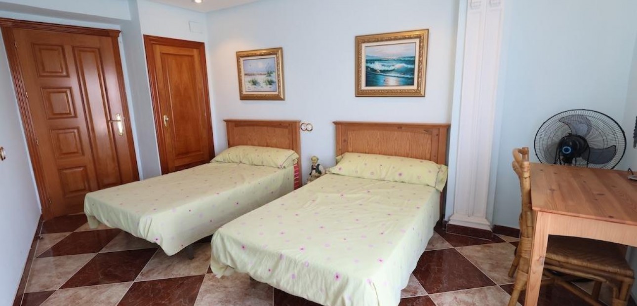 Sale - Apartment / flat -
Torrevieja - Acequion