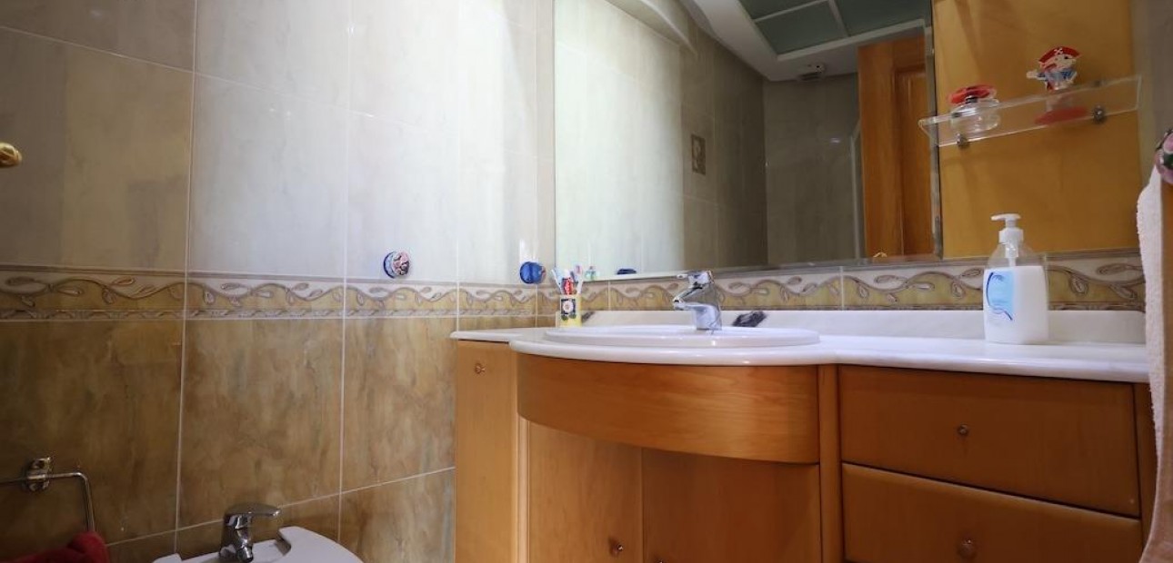 Sale - Apartment / flat -
Torrevieja - Acequion