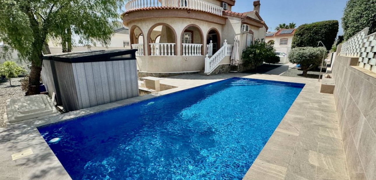 Venta - Villa -
Ciudad Quesada - Lo Pepin