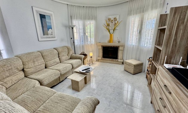 Venta - Villa -
Ciudad Quesada - Lo Pepin