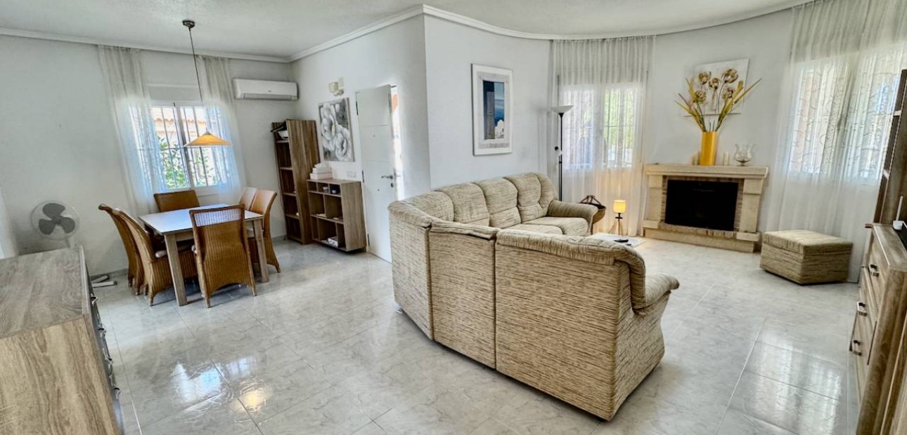 Venta - Villa -
Ciudad Quesada - Lo Pepin