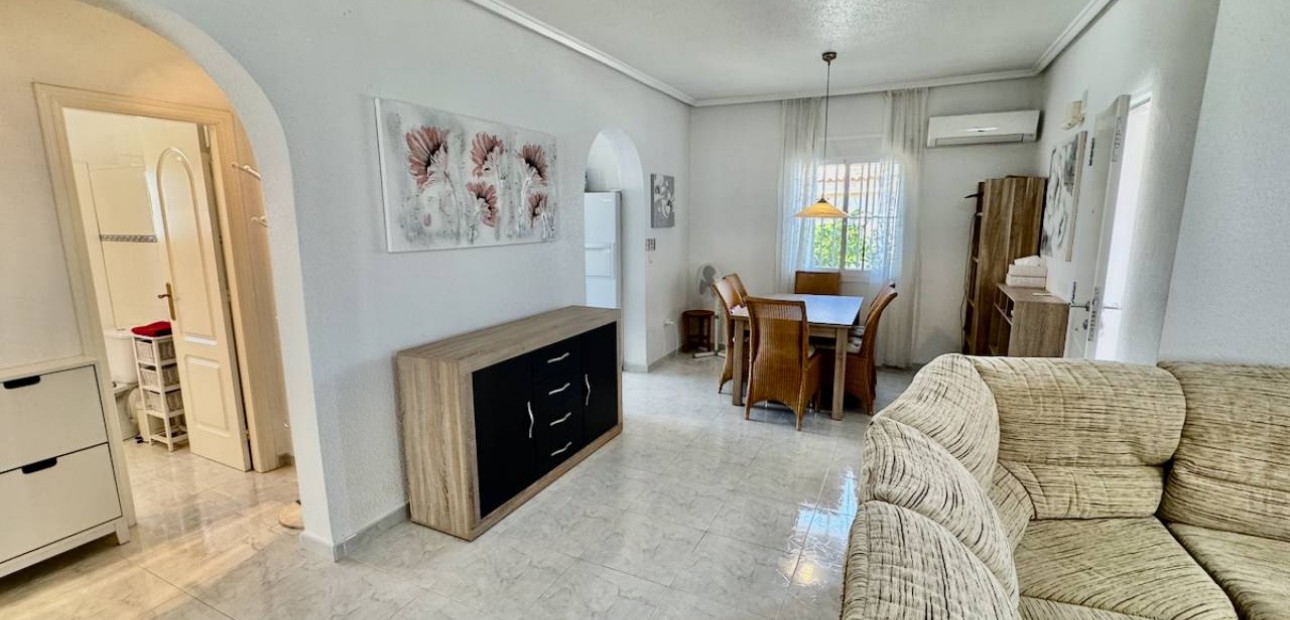 Venta - Villa -
Ciudad Quesada - Lo Pepin