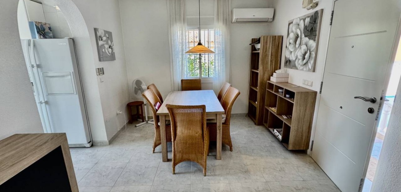 Venta - Villa -
Ciudad Quesada - Lo Pepin