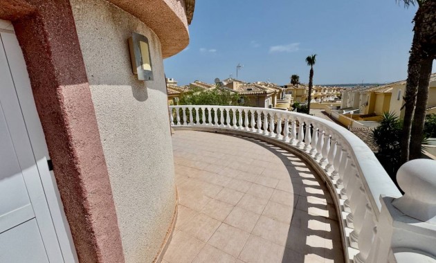 Venta - Villa -
Ciudad Quesada - Lo Pepin