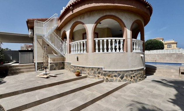 Venta - Villa -
Ciudad Quesada - Lo Pepin