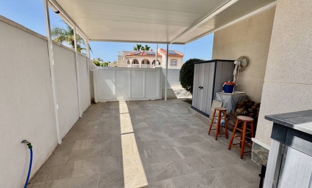 Venta - Villa -
Ciudad Quesada - Lo Pepin
