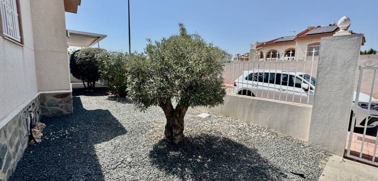 Venta - Villa -
Ciudad Quesada - Lo Pepin