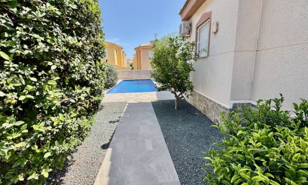 Venta - Villa -
Ciudad Quesada - Lo Pepin