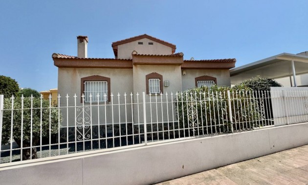 Venta - Villa -
Ciudad Quesada - Lo Pepin