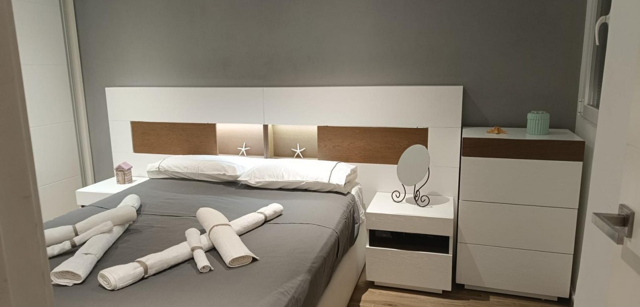 Venta - Apartamento / piso -
Torrevieja - Estacion de autobuses