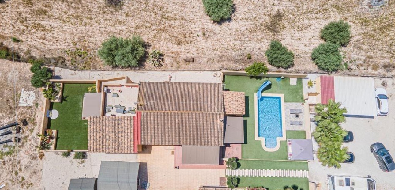 Venta - Country House -
Albatera - Pueblo 11