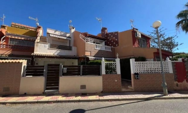 Venta - Terraced house -
Torrevieja - La Siesta - El Salado - Torreta
